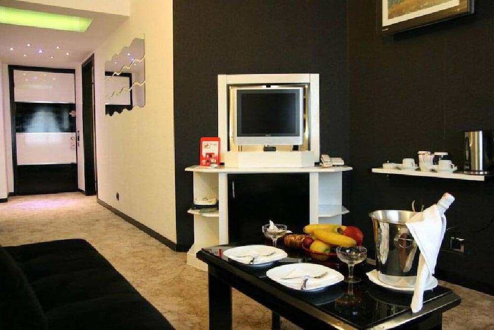 Aksan Hotel Izmir Eksteriør billede