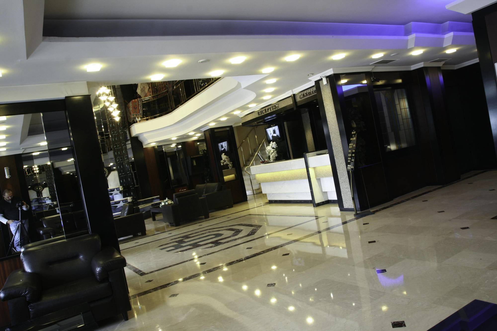 Aksan Hotel Izmir Eksteriør billede